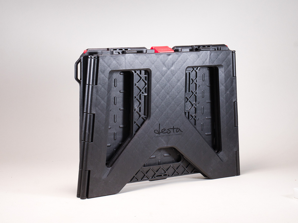 専門メーカーが作ったカーボン製天板一枚板構造の踏台【目利き百選