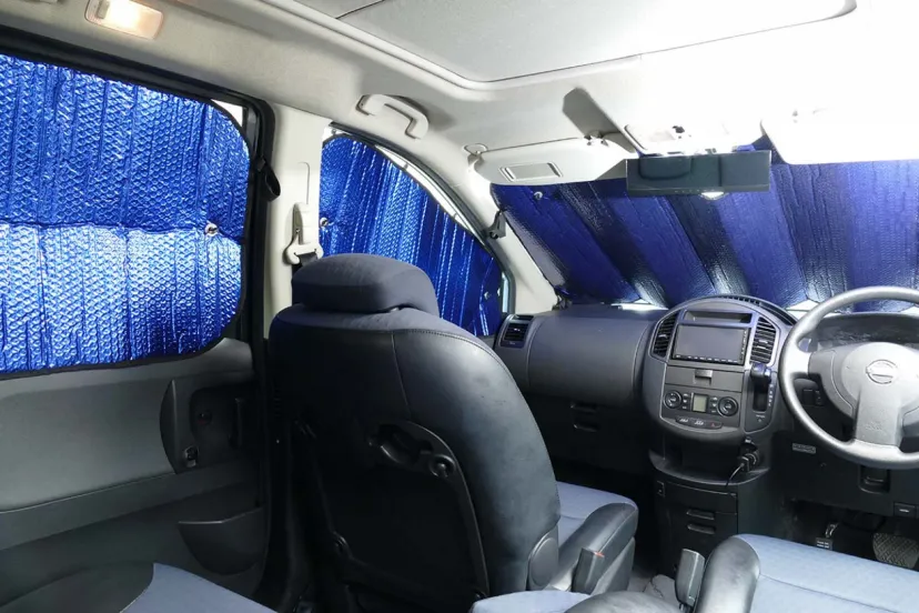 熱の侵入経路を塞いで高温化を最小限に抑える【スポットハウツー】炎天下駐車での車内温度上昇対策