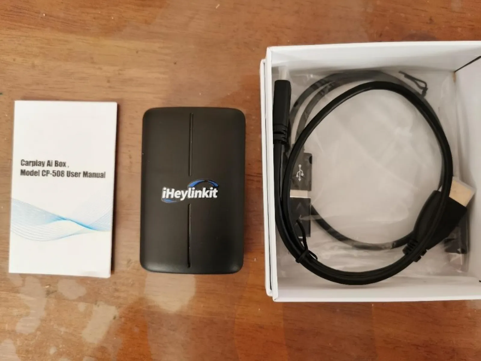 以前取り付けていたAIBOX よりも高スペックのAIBOX が出ていたので購入しました。

スペック通りサクサク動いてかなりいいです。
HDMI 出力付きなのでリアモニターへの接続も本体入れかえただけで完了。

何よりも良かったのはSDカードに入れた動画がリジューム再生されるようになった事。
これだけでも買って良かったです。

本体も今までの半分くらいの小ささでこれだけの機能は凄いです😉



【高スペック版】CarPlay AI Box Android 10 ストレージ64Gモデル GPS内蔵型

車載メディアボックス androidautoとcarplayがワイヤレスで使用可能

 画面２分割表示可


 2016年以降の純正で有線のカープレイ搭載車両のCarPlay USBに差し込むだけで

Youtube Hulu Netflix 等のネット動画を視聴可能


ottocastの動作が不満な方へお勧め。

 チップソリューション: クアルコムsnopdragon 6125
 チップソリューション:8コア2.0GHz 14nm、Finfet

HDMI出力ポートも付属しているので後席モニター等を簡単に増設可能。

SDカード内の動画もAI BOX内蔵アプリから再生可能。