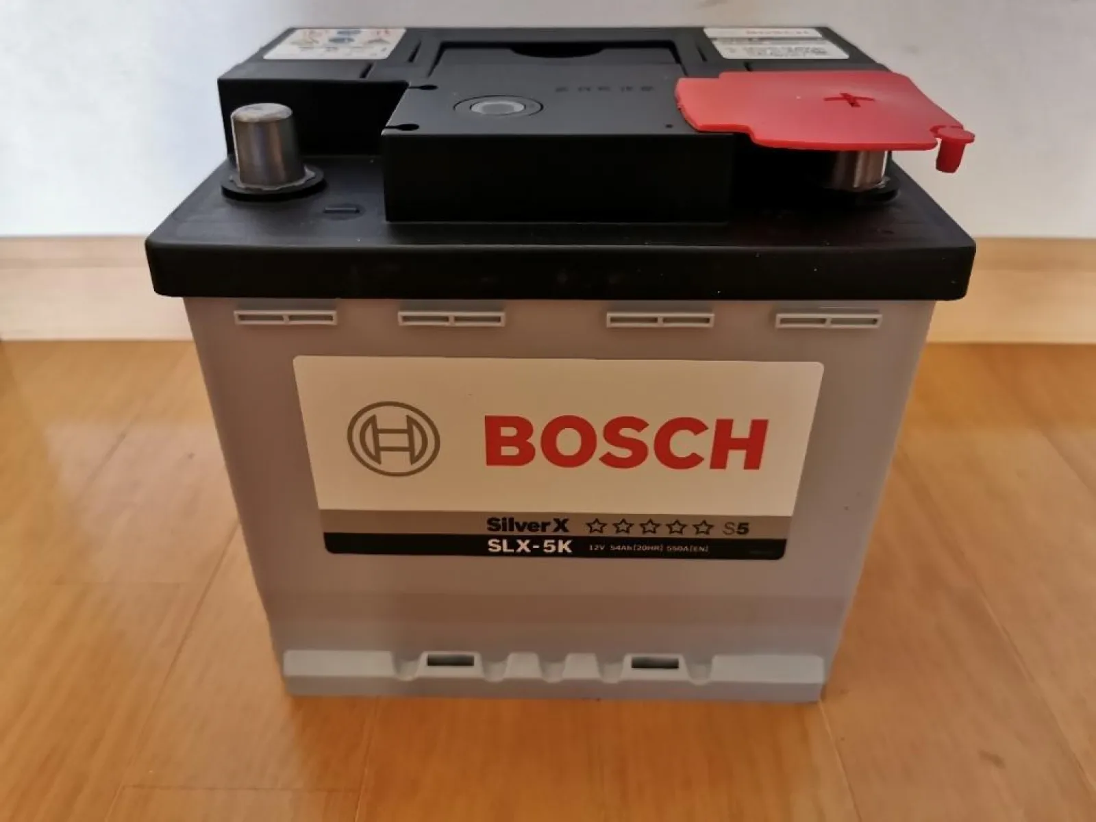 一度補機バッテリー上げてしまったので念のため交換しました。

純正補機バッテリーに対し性能も向上してるのでちょっとは安心。

20時間率容量: 50Ah→54Ah
CCA:420A→550A

オーディオの音質も良くなった気がします😁