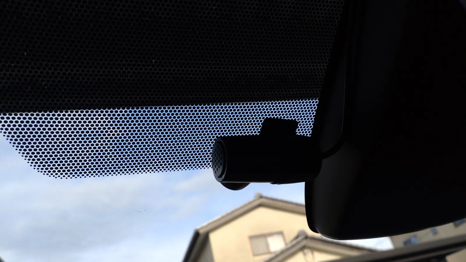 フロントはここに貼り付け
運転席からは見えません