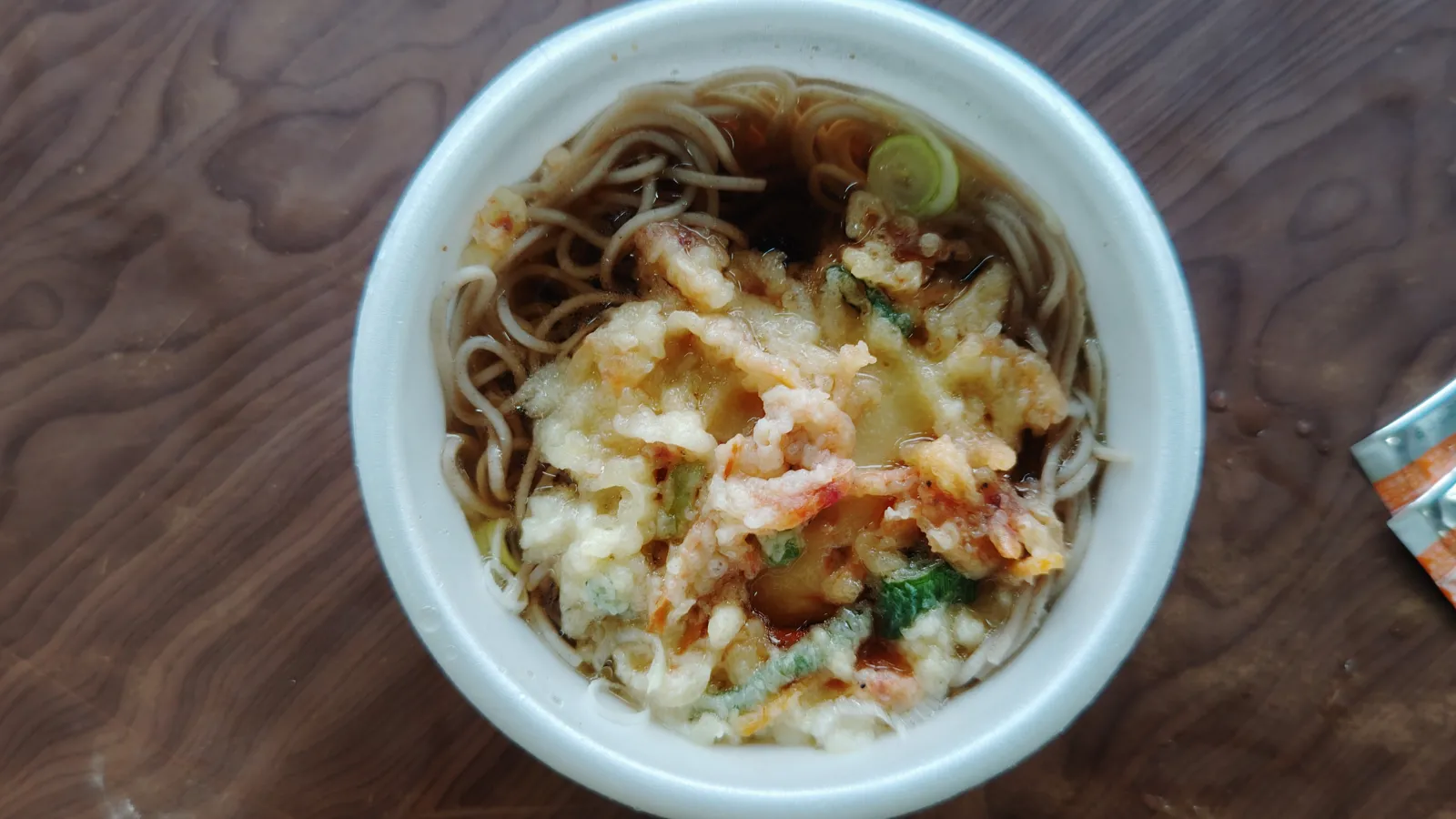 私は天ぷらそば（350円）