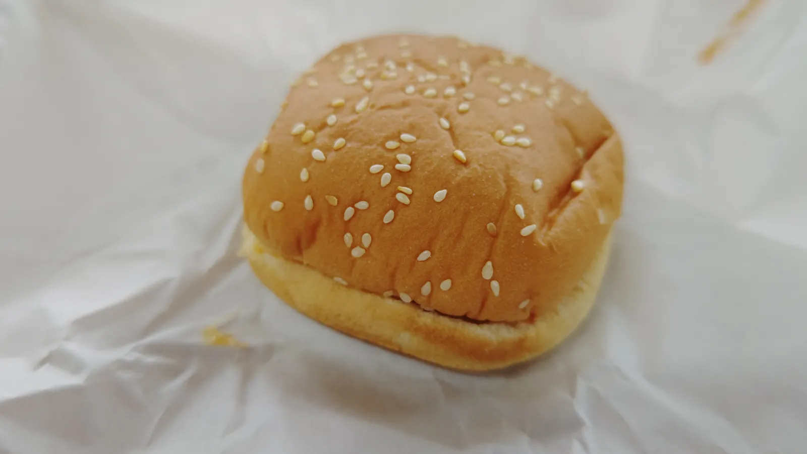 チーズバーガー（280円）をいただきました。