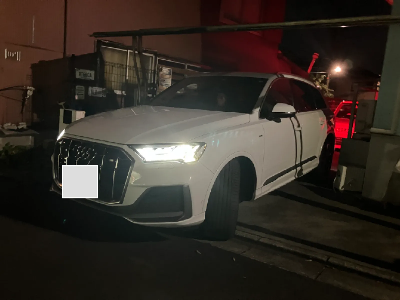 ランクルはレンタカーだったので期限で返して、次に来たのがQ7!

デュランゴ も大事には至らず、色々な車に乗れてちょっとお得に感じてしまいました。