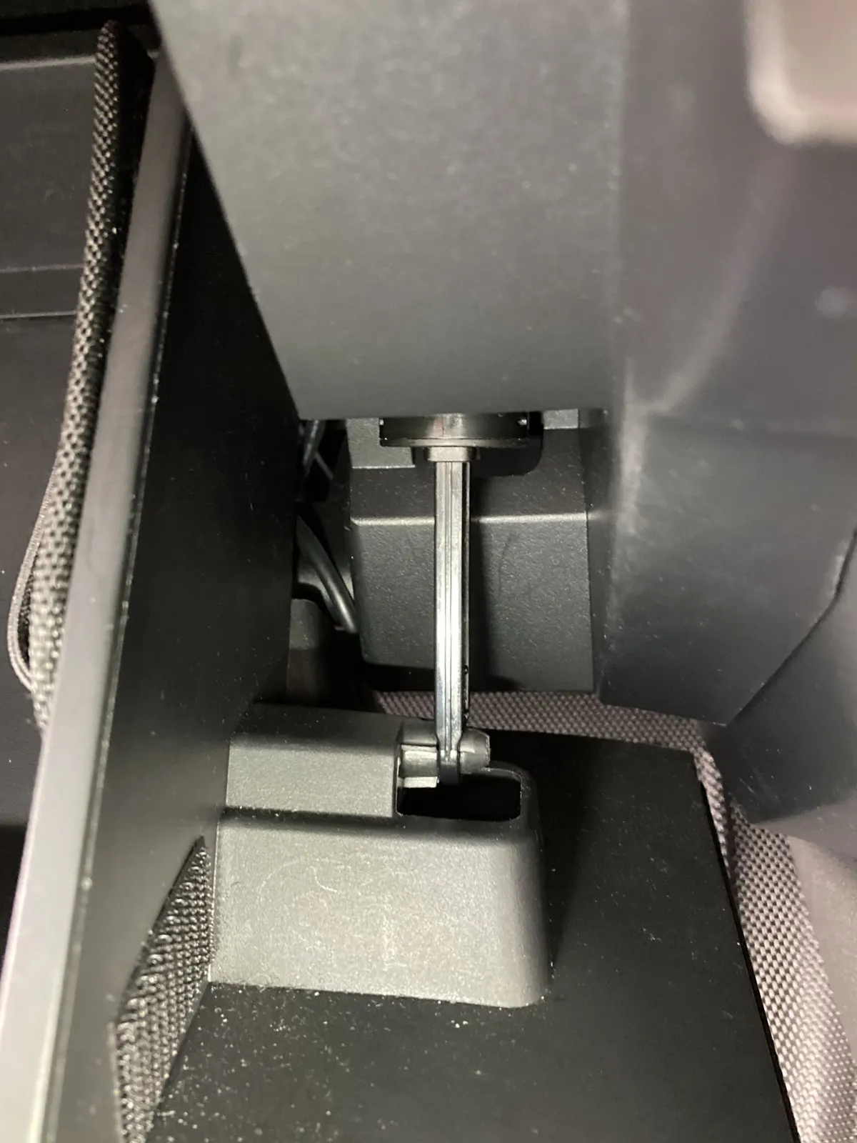 サイドボードの開き方が高級車に(笑)