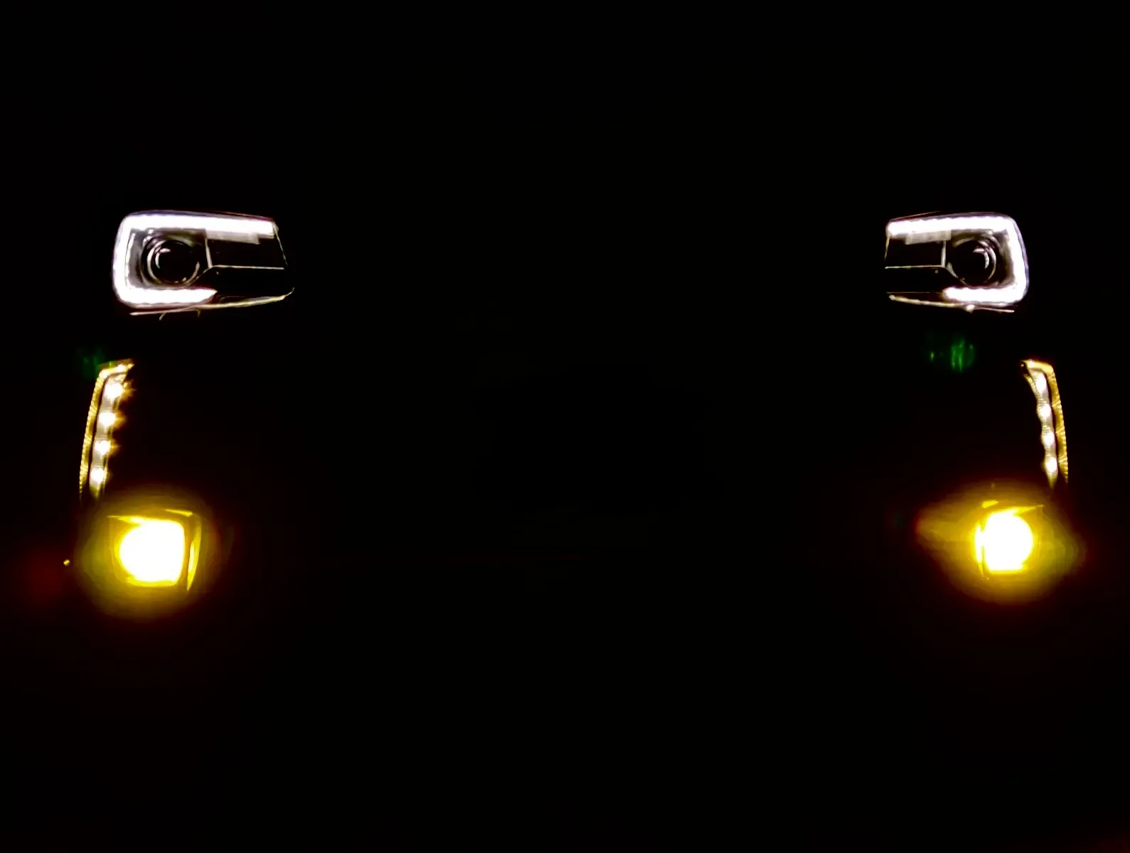 ガンダムみたいな
夜の顔がお気に入りです