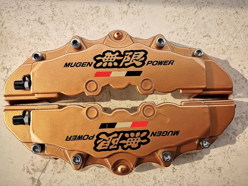 ブレーキキャリパーカバー