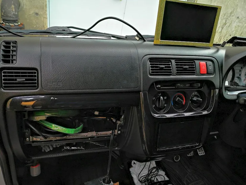 モニター取り付け