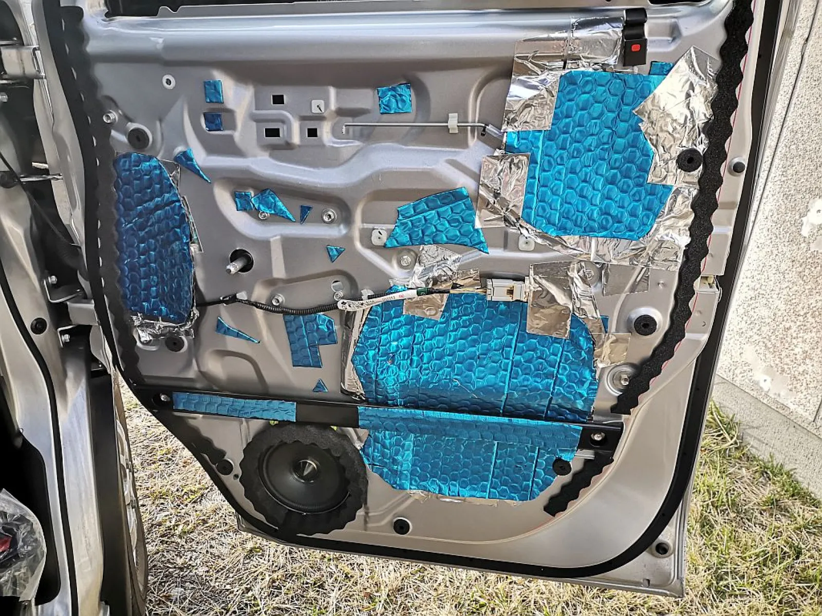 carrozzeriaのコアキシャルからALPINEのセパレートスピーカーに交換♪