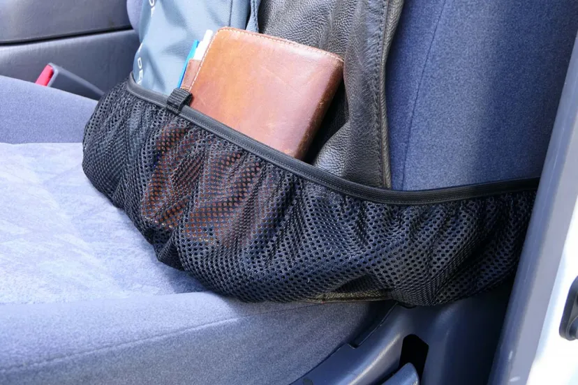 ありそうでなかった荷崩れ防止サポーター＝2023年・春 新作カーグッズ「荷物固定ネット」＝