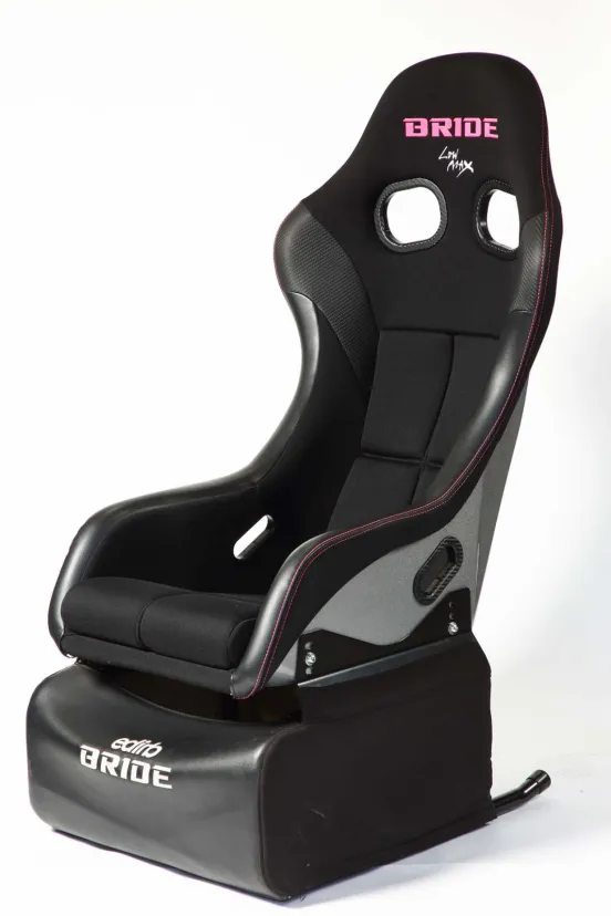 小柄でスリムなひとをターゲットに！＝2023年・春 新作カーグッズ「VERIA」＝