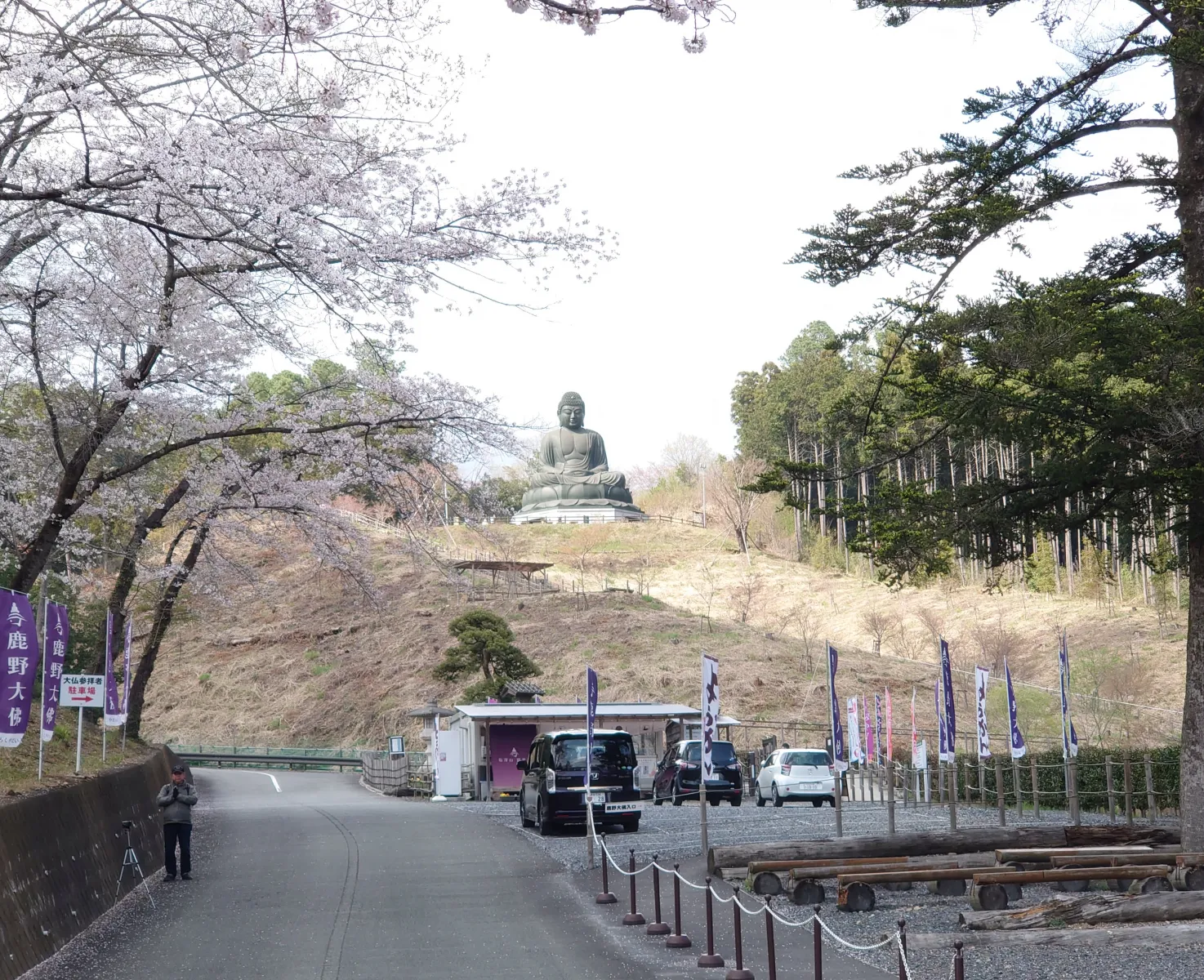 日の出町の鹿野大佛です