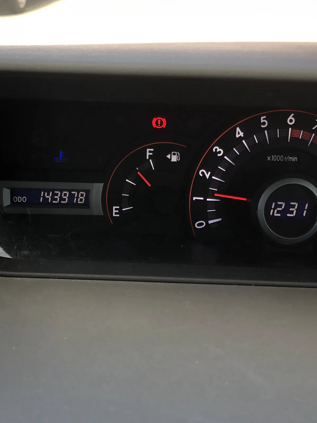 もうすぐノアが15万キロに到達！
ドライブするのには全く問題なく快適

ただ外から車のエンジン音を聞くとなんかうるさいらしい。
ごぉおー　って音がするみたいな、、、もちろん車検は通ってるしなんでだろ