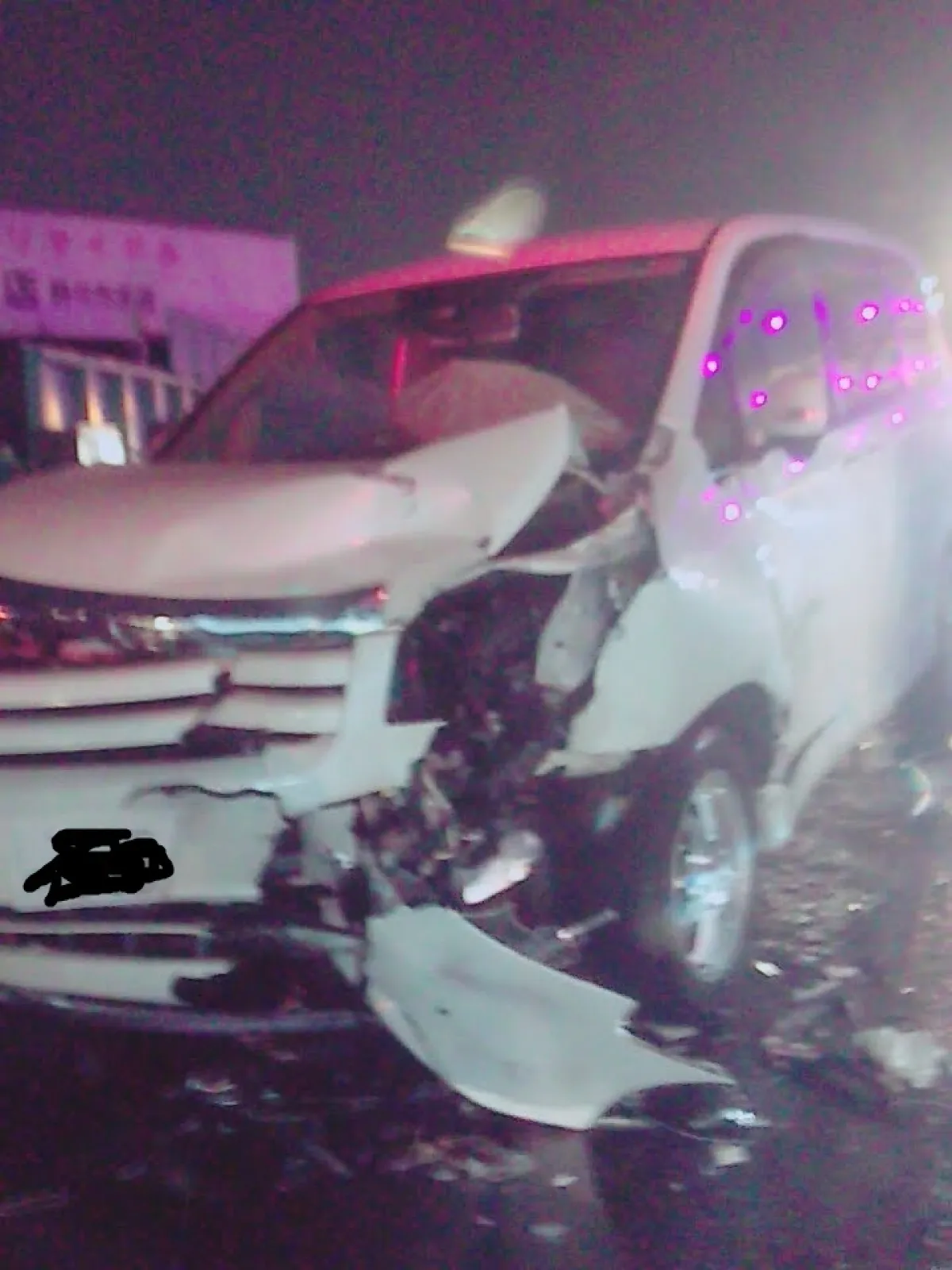 事故にあいましたが、私の身を守ってくれました。
私自身は無傷です。ノアの防御性能、安全性が高いことが検証できました。

ただ車は廃車です。いままでありがとう