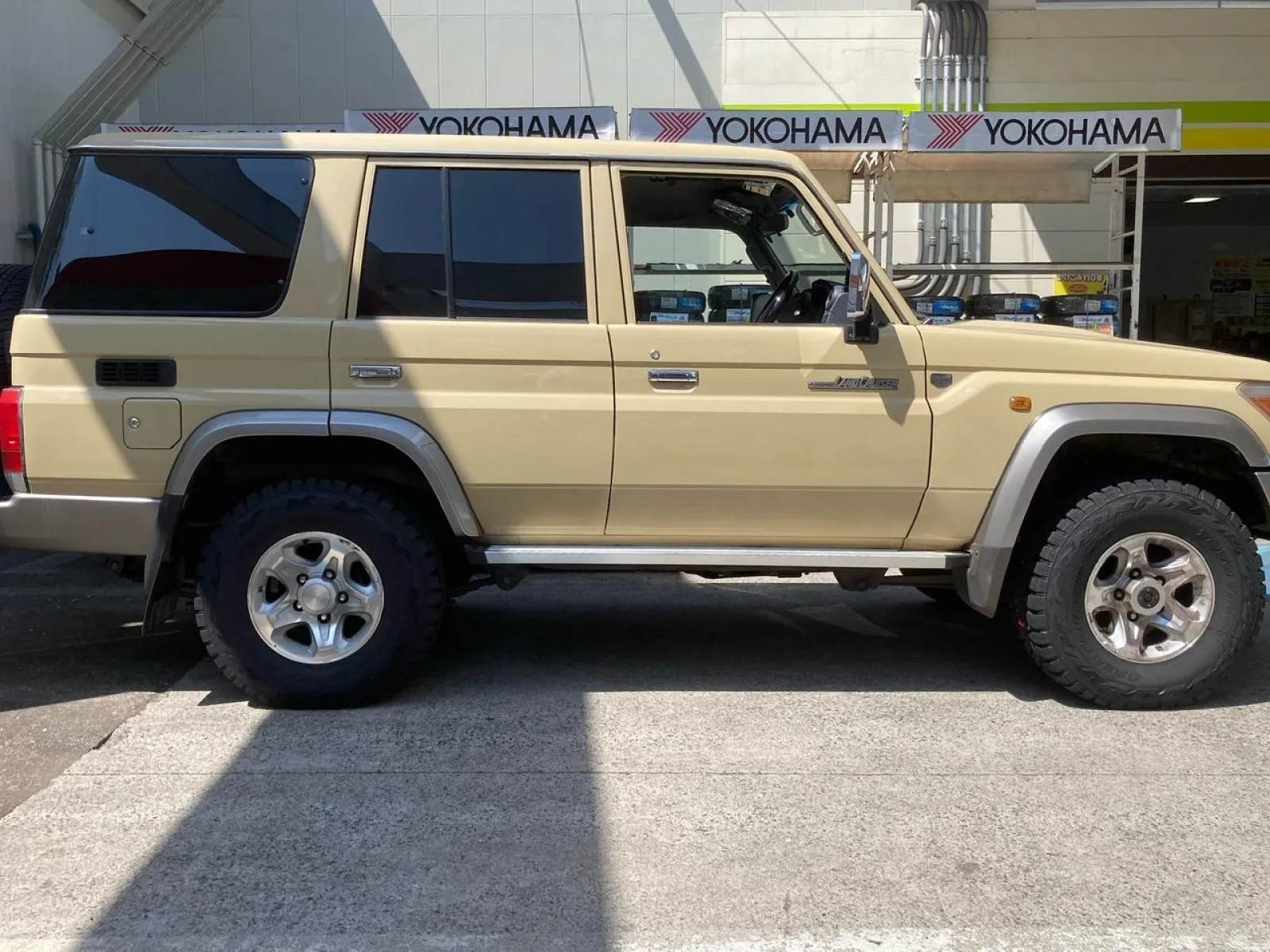 後ろがヨコハマ、タイヤはトーヨー
オープンカントリーのRTでオンロードが快適に。