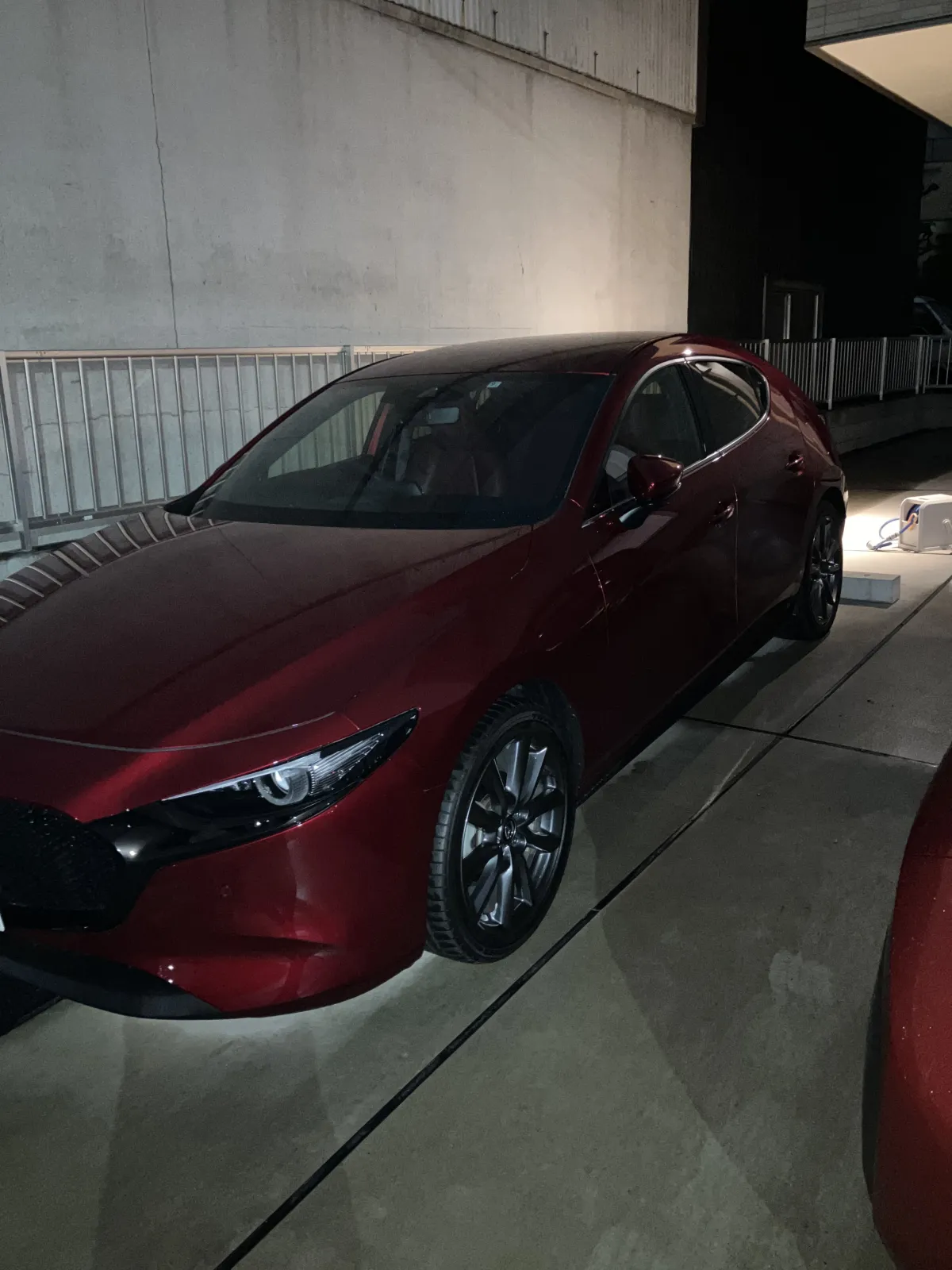 MAZDA3はよるでもカッコ良い