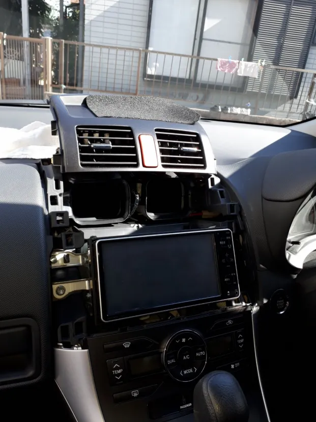 【裏技？】走行中に助手席がナビ操作が出来るようにパーキングラインはアース直結