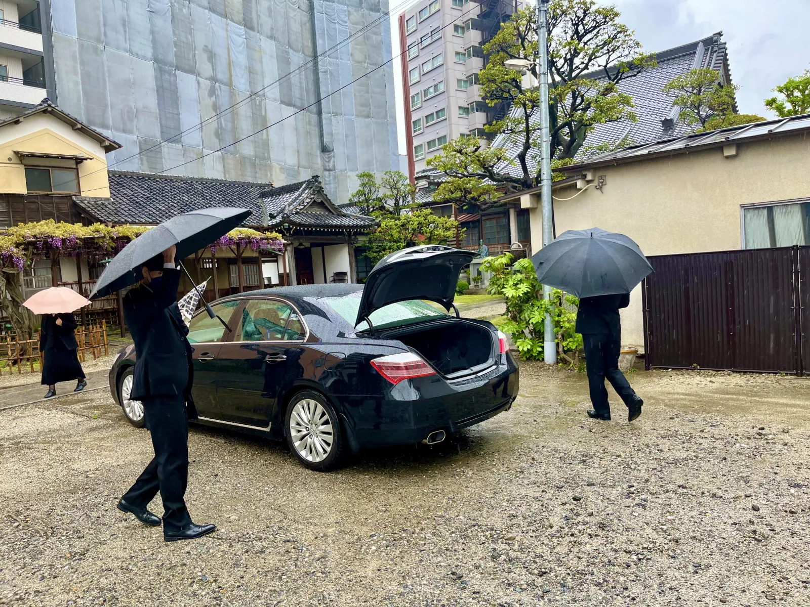 ４人家族＋義母の５名乗車での移動でしたがレジェンドなら快適。
黄砂まみれだったボディは前日に洗車しておいたので綺麗。