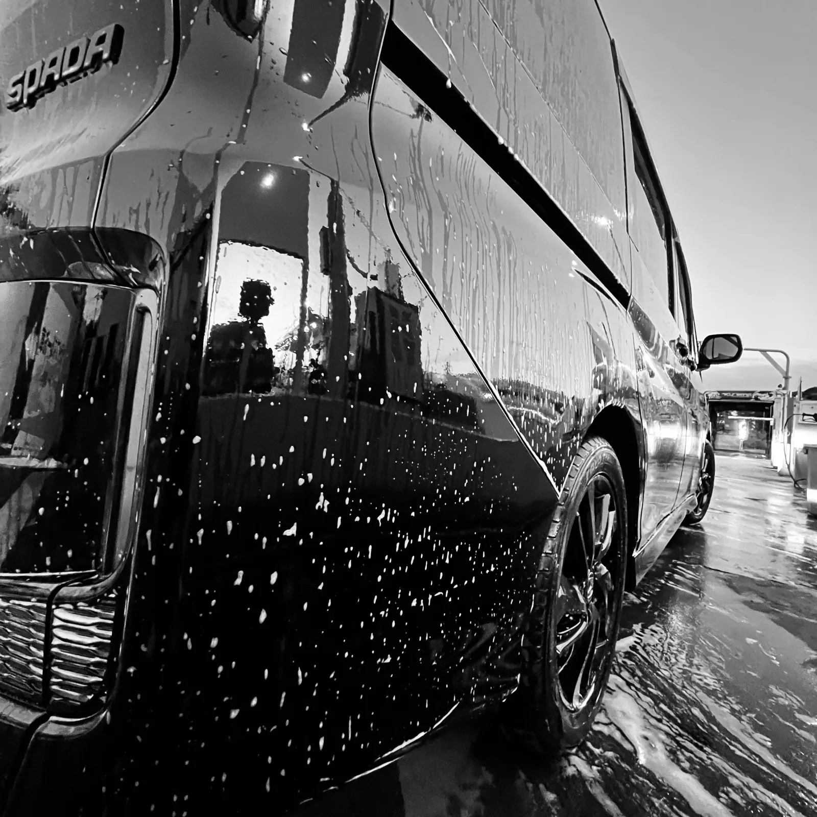 洗車好きだけど、背が高いから、コイン洗車機😅水洗車メニュー300円🚿