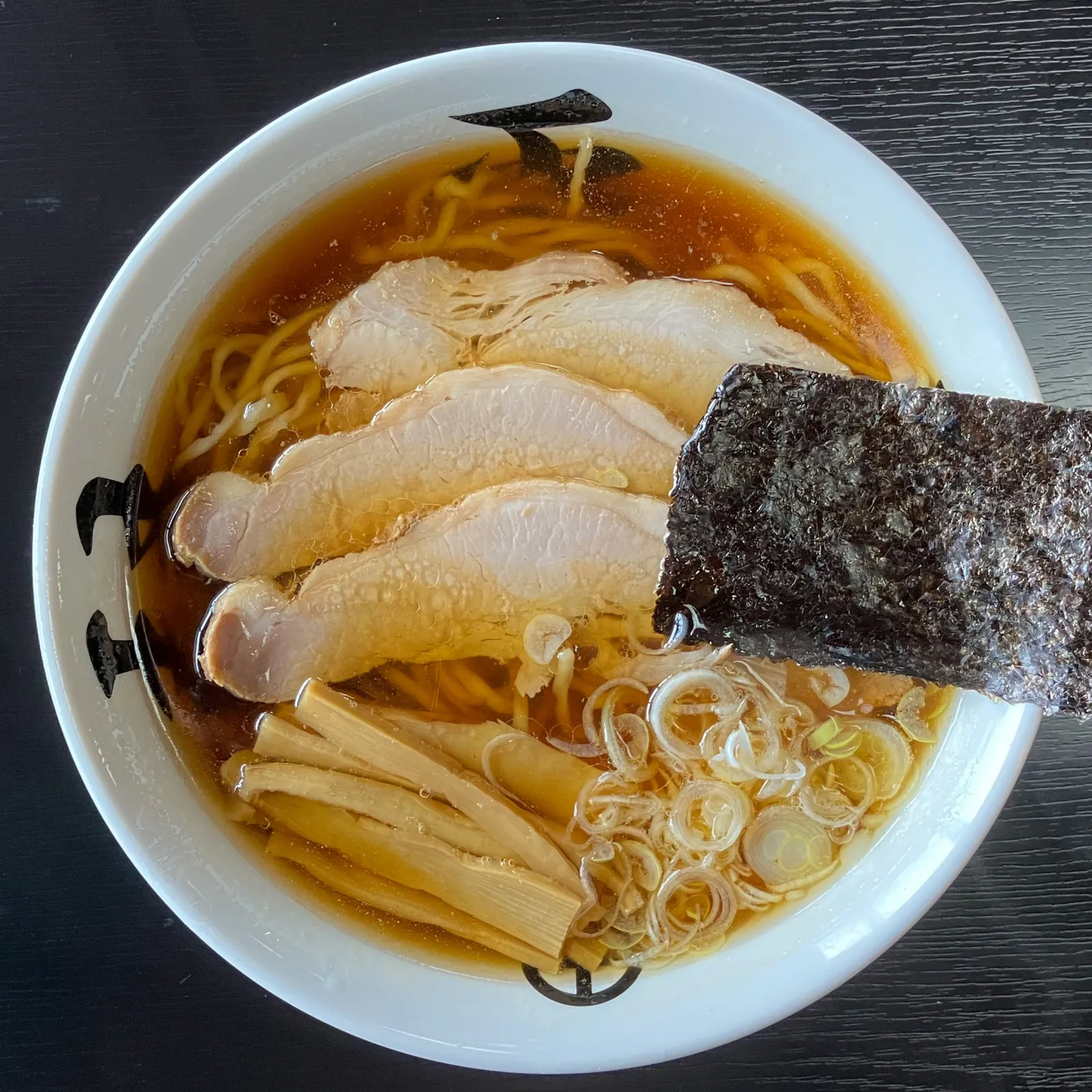 ラーメン好きの方は、一度は行って食べたいラーメンですよね！
今期も5月いっぱいで終了です。
