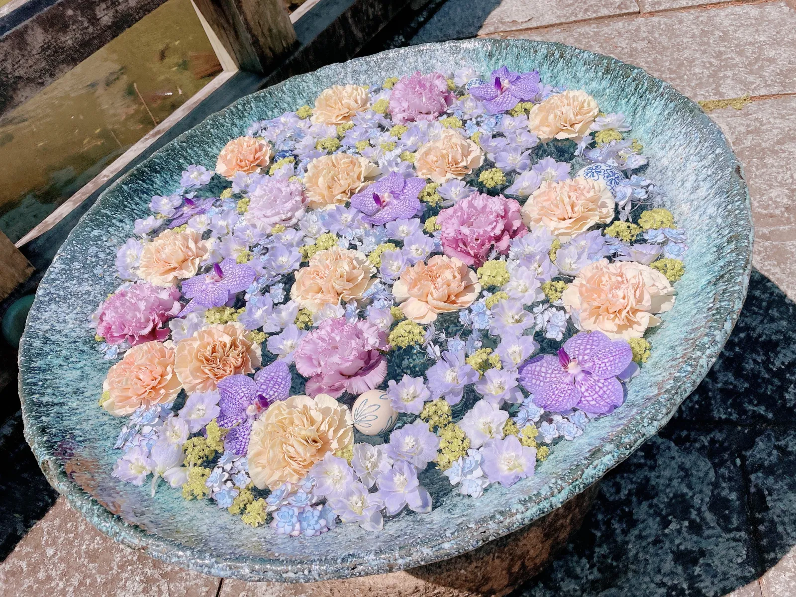 いつも素敵な花手水🌸