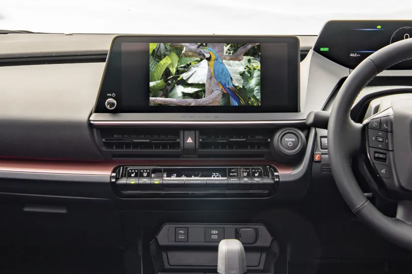 新型車にも続々適合!【カー用品逸品図鑑】テレビキット