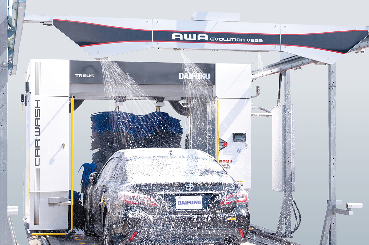 まるで手洗い！ 予備洗浄からコーティングまでを機械が丁寧に実行