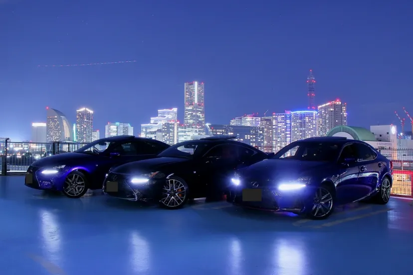 うわ、この駐車場、暗すぎ！