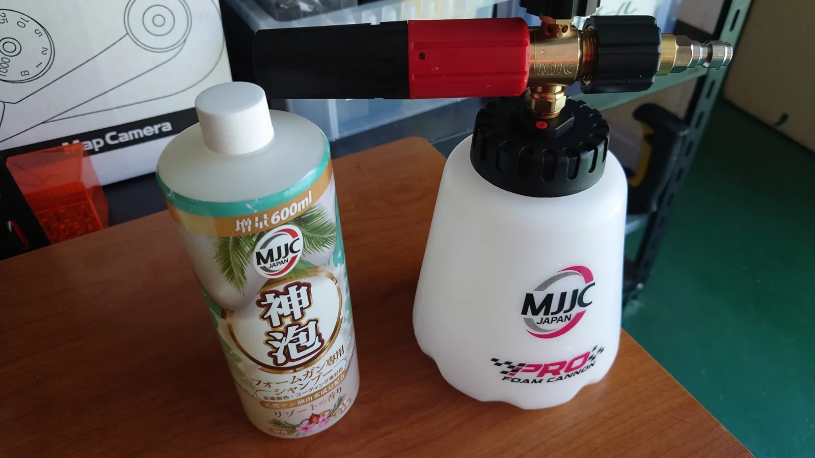 今日は洗車大会(^▽^)
来月もう1台増えるんだよね・・・
　
ケルヒャーの高圧洗浄機が大活躍。
ノズルは別パーツに交換して使用。