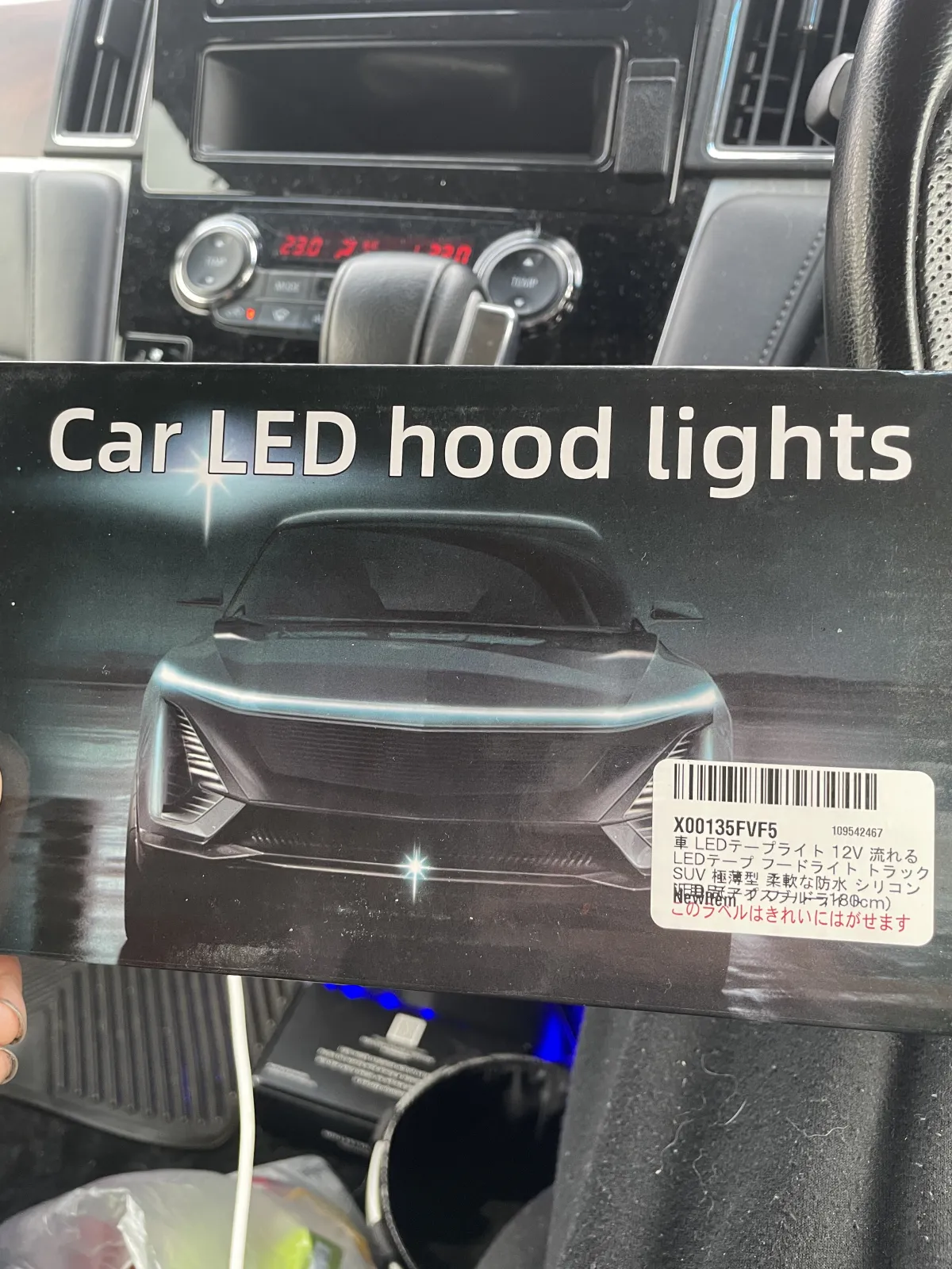 今回取り付けだのはこちらの商品。
LEDフードライト アイスブルーカラー🩵1.8M
です。