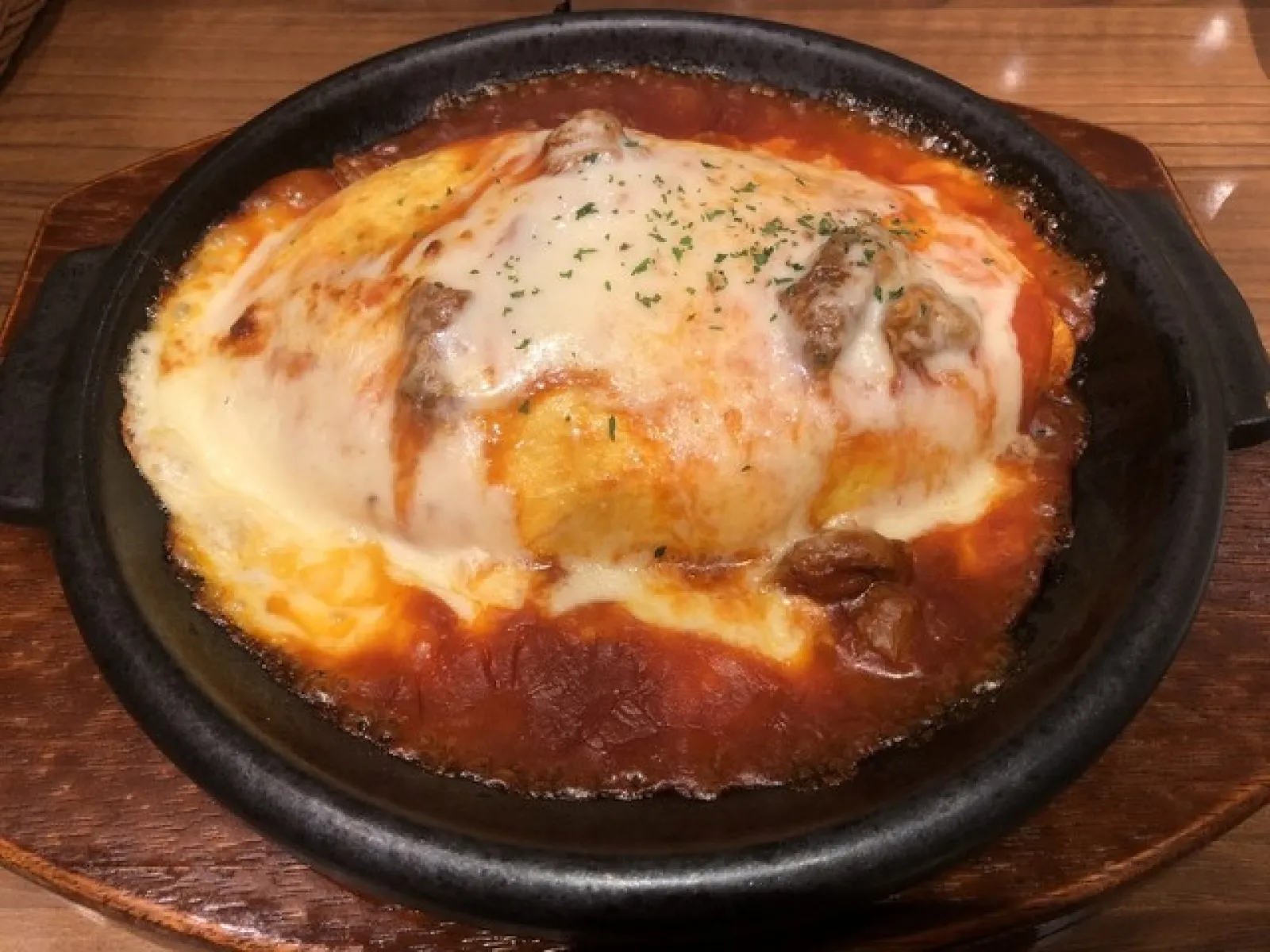 奥さんはと言うと(;'∀')・・・極上のオムライスグラタン！こりゃあ・・・2時間以上のウオーキング確定です！( ｀ー´)ノ