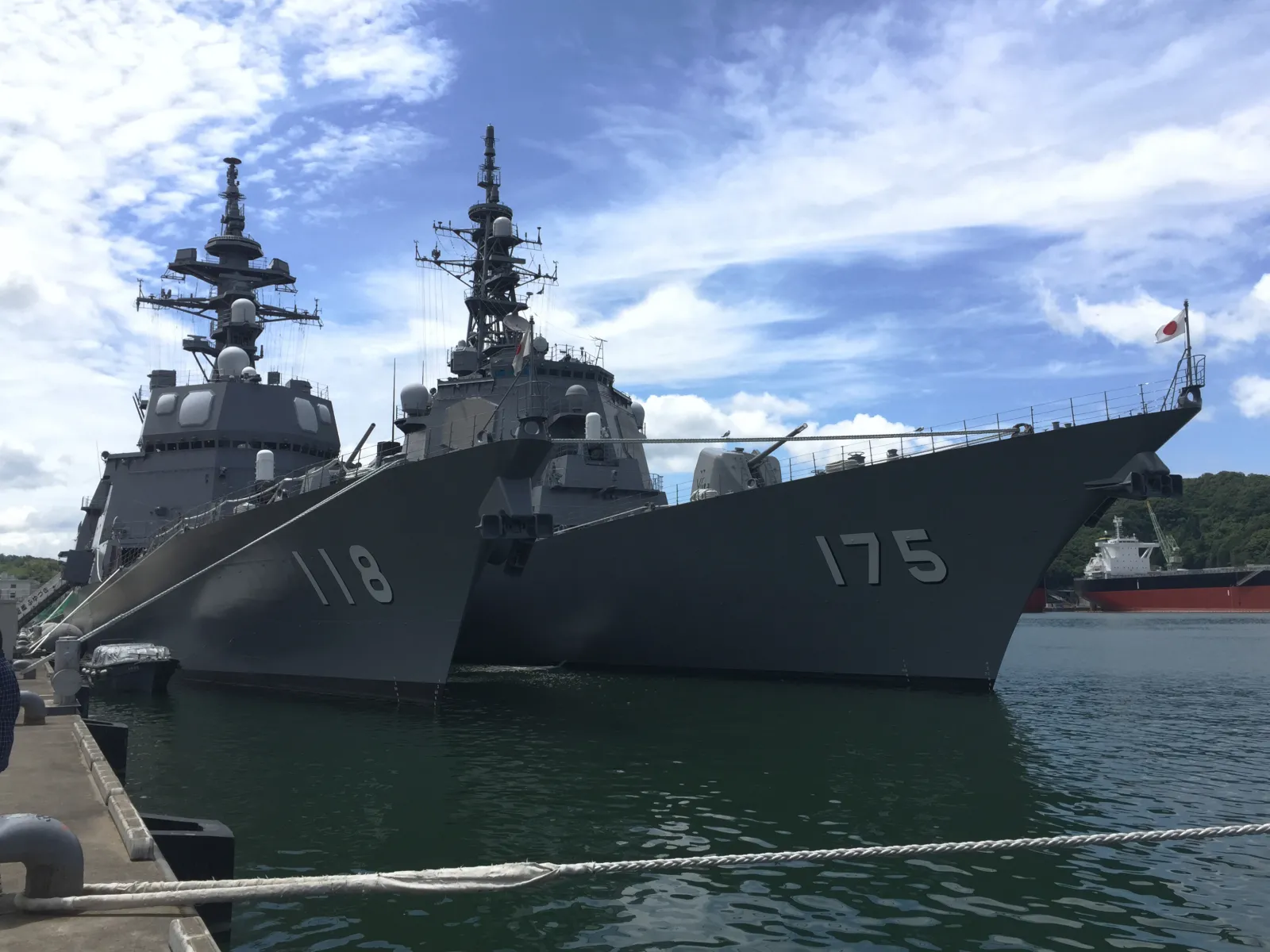 食後は、海上自衛隊北吸係留所へ・・・護衛艦ふゆつき、護衛艦みようこう、あたご等がずらり停泊！