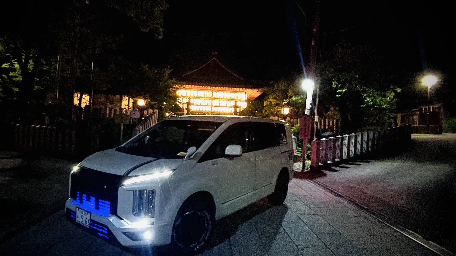 近所の神社⛩️
そろそろここも夏祭り始まるのかな。
夏本番。
今年の夏はデリカと何処行こうか。
デリカがあれば新しい世界へと🌍行ける。
