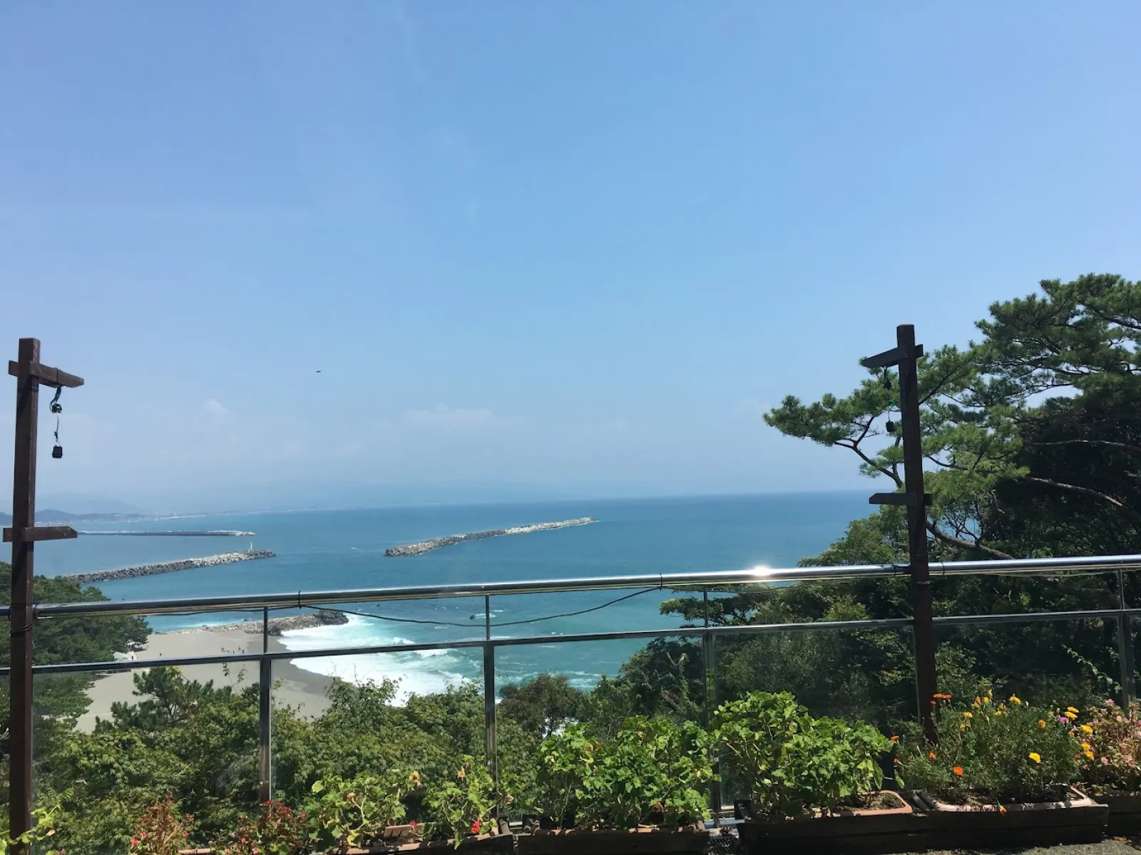 海辺にある水族館に寄って大阪へ帰ります！高速使って３時間？くらいかな？？？
スピード出し過ぎない様安全運転で帰ります！(*´▽｀*)