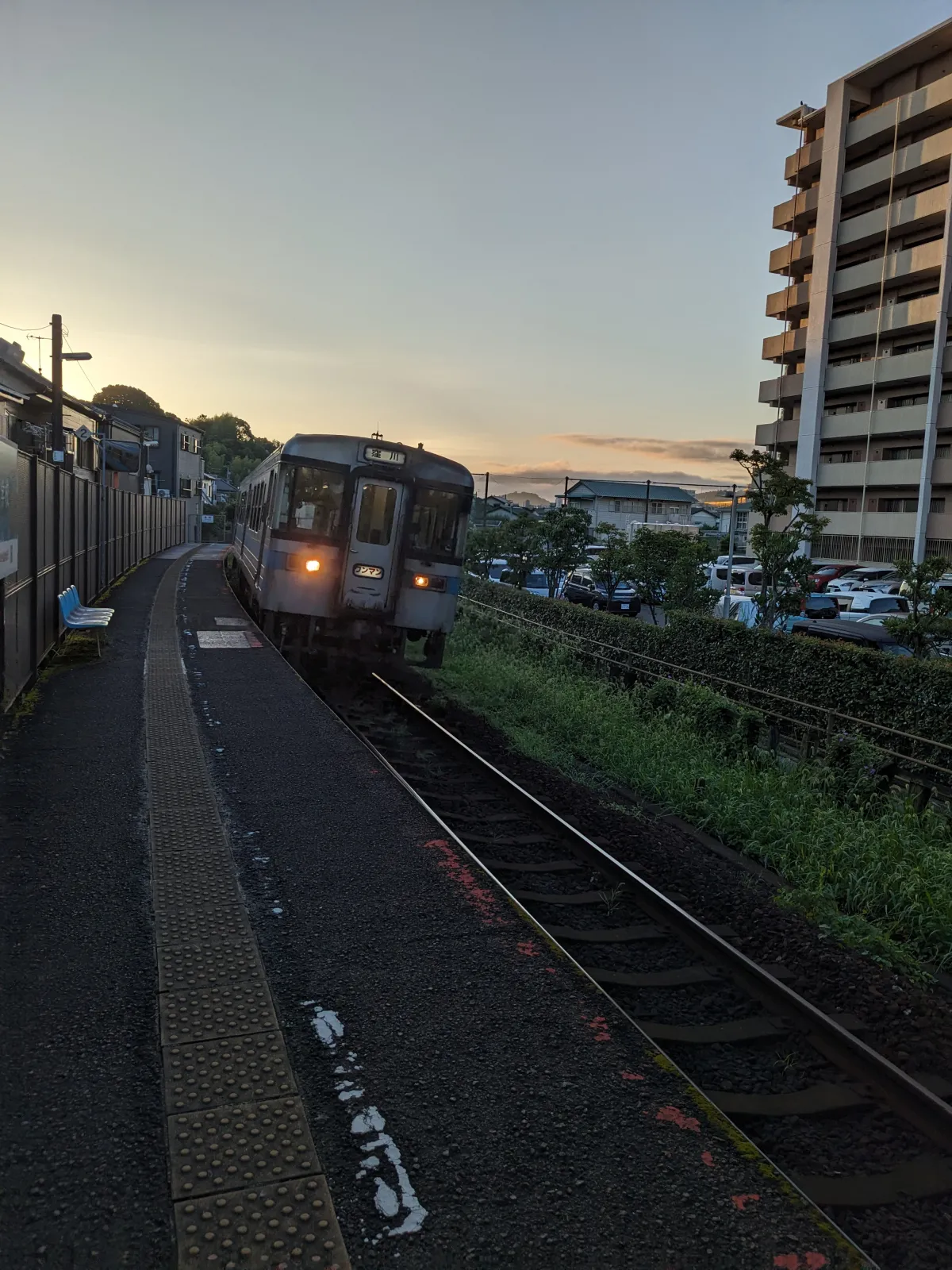 ４時半起きで土讃線に乗り、２時間強かけて高知市内から窪川駅へ。
