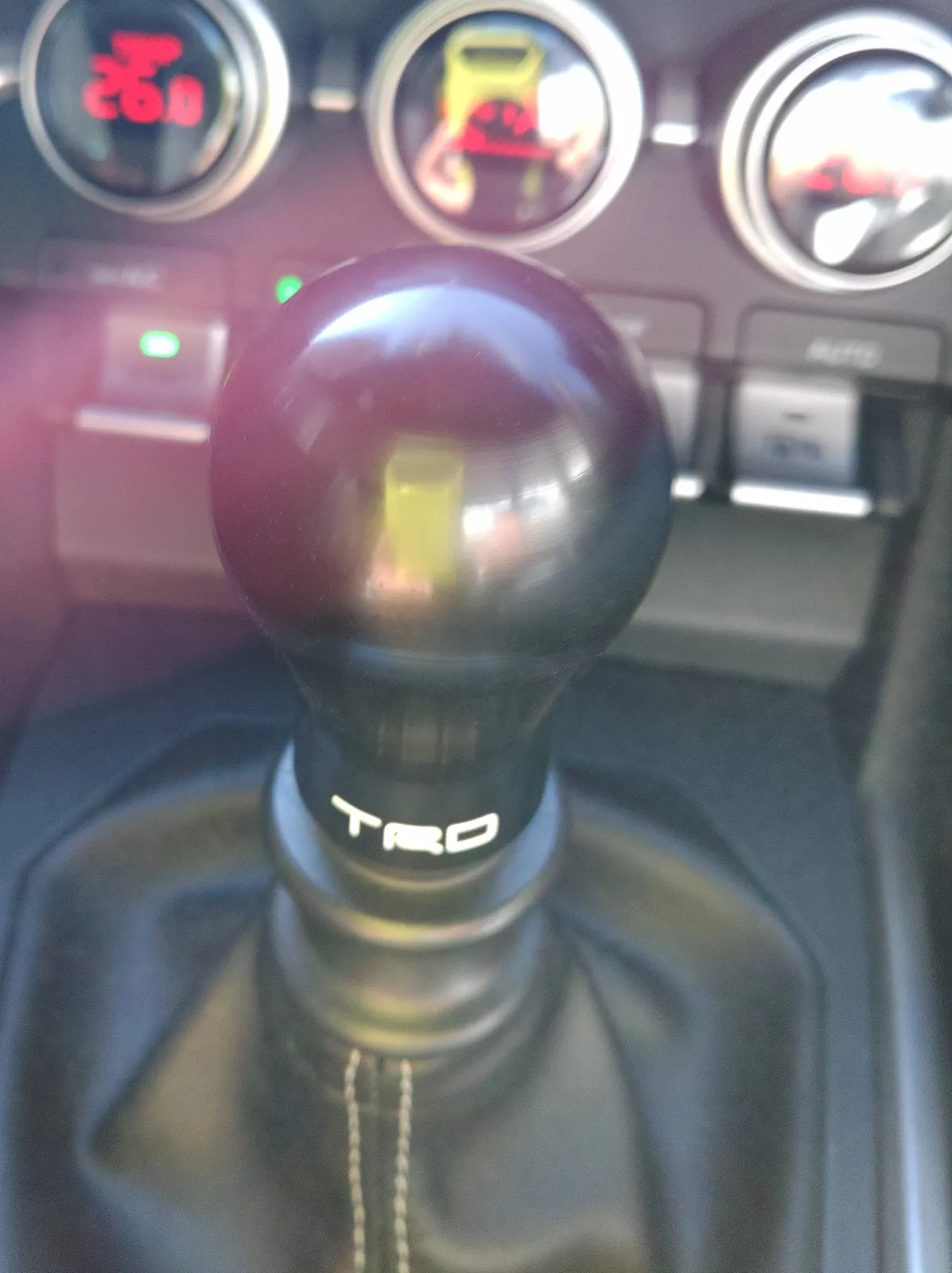 一番気に入っていたTRDシフト。
やはり上部も球形がBEST。