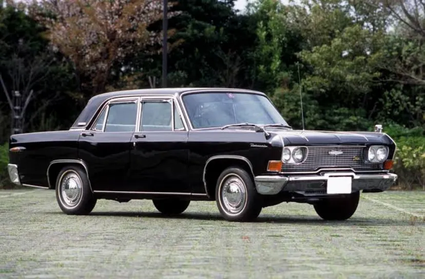 今と昔の車の形状