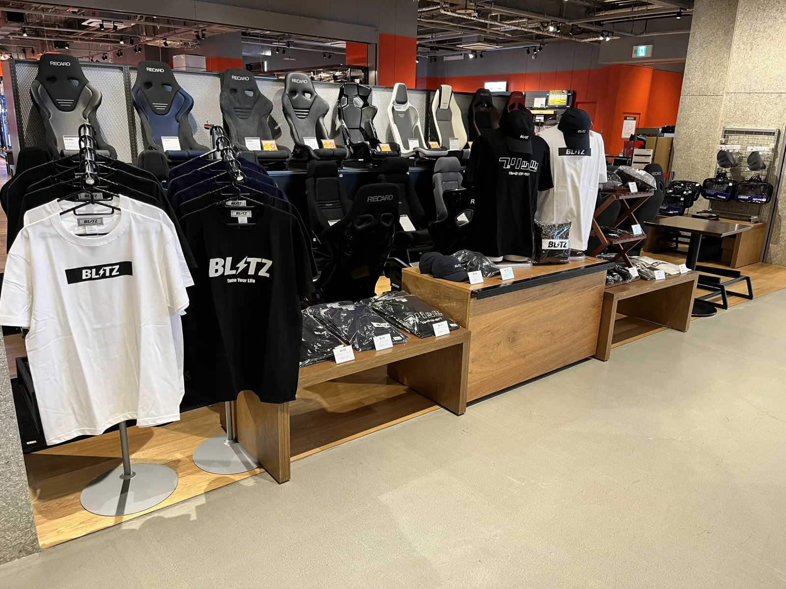 A PIT AUTOBACS KYOTO SHIJOさんにもBLITZアパレル、グッズコーナーがあります。

興味のある方は是非行って見てね😎
https://www.apit-autobacs.com/kyoto/