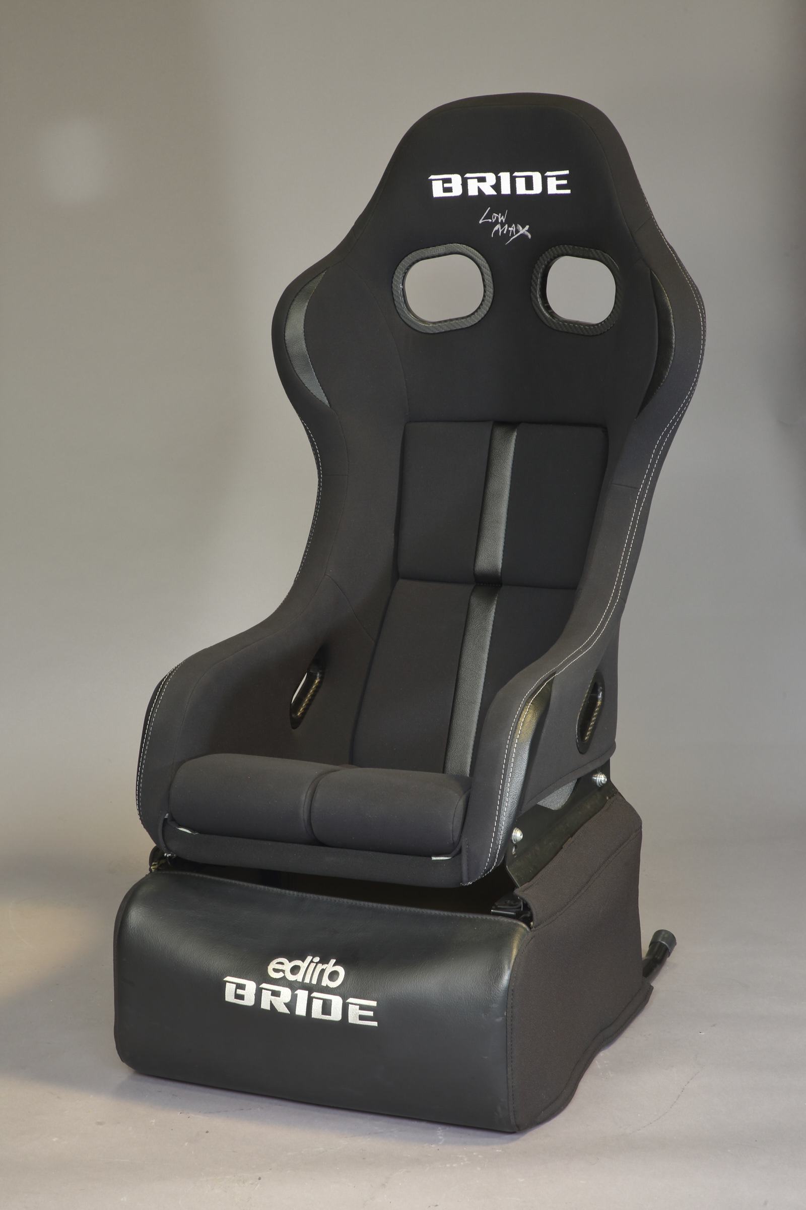 アクセントラインでカラーコーディネート！【2023-24年 秋冬