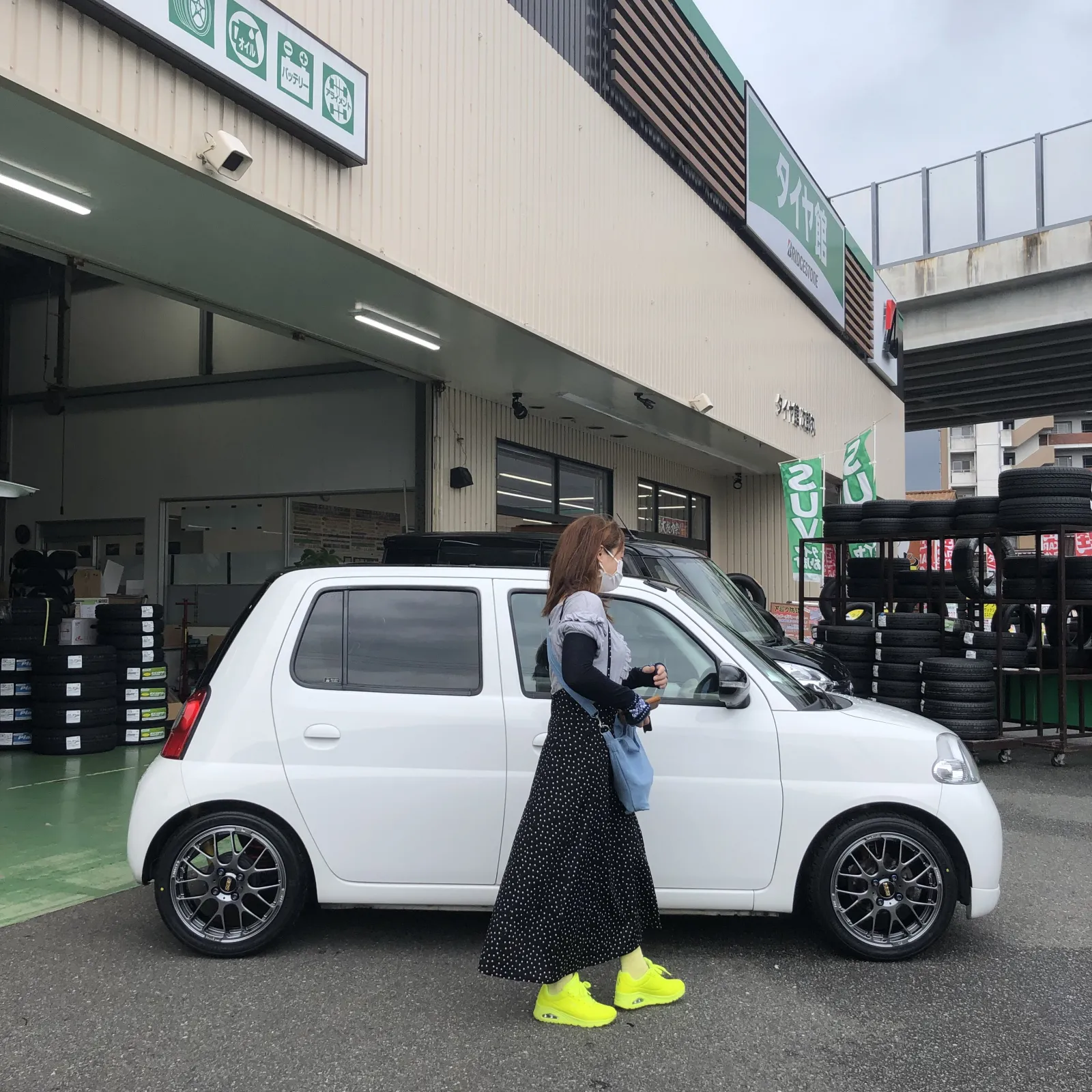 すぐにいつものところで買った( ´艸｀)
納期がかなり掛かるかと思ったら意外と待ってなかった…と思う。
タイヤはRE-71RS☆
初めてのハイグリップ(^O^)
砂を巻き上げる音がうるさいところ以外は最高♪♪