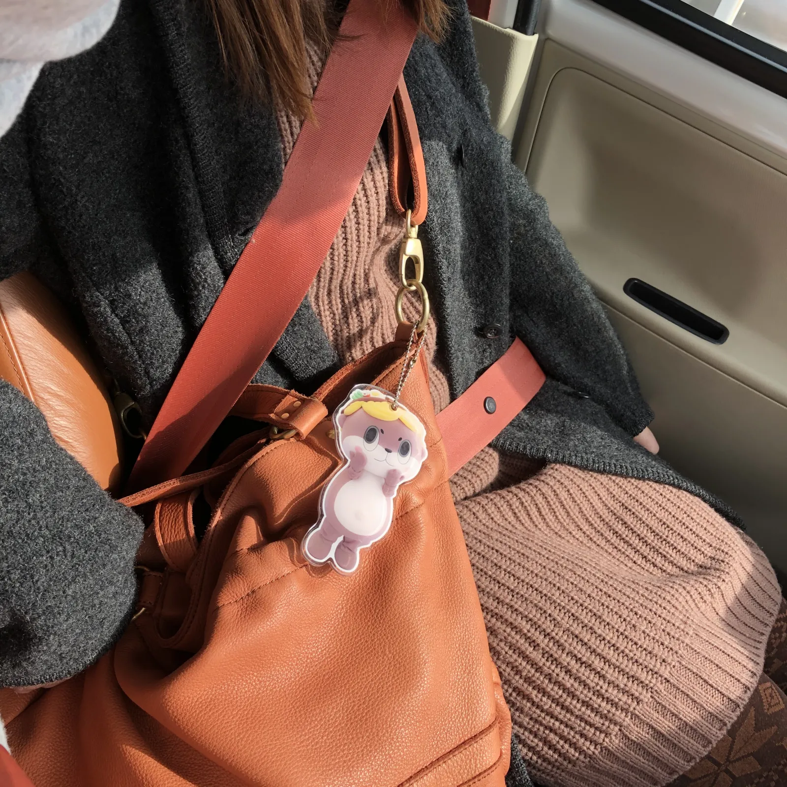 バッグと服も茶色で合わせてみました〜♪♪

ただの偶然だったのでした(^_^)v