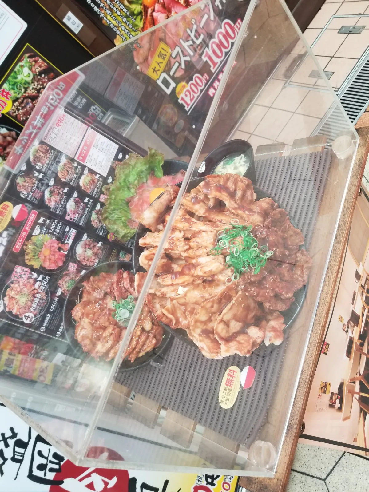 店頭のディスプレー・・・まるで本物？？？