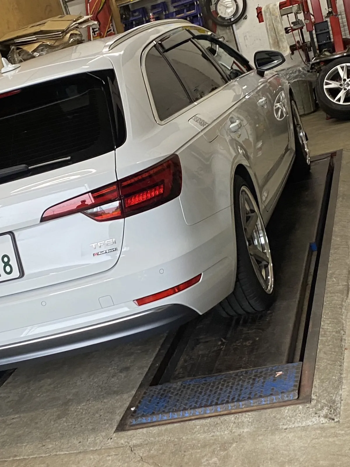 結局一番最初に試着したあいつに決定w
1ヶ月以上色々なホイールをスニーカーの試着のようにして楽しんでしまいましたが、決定🆗