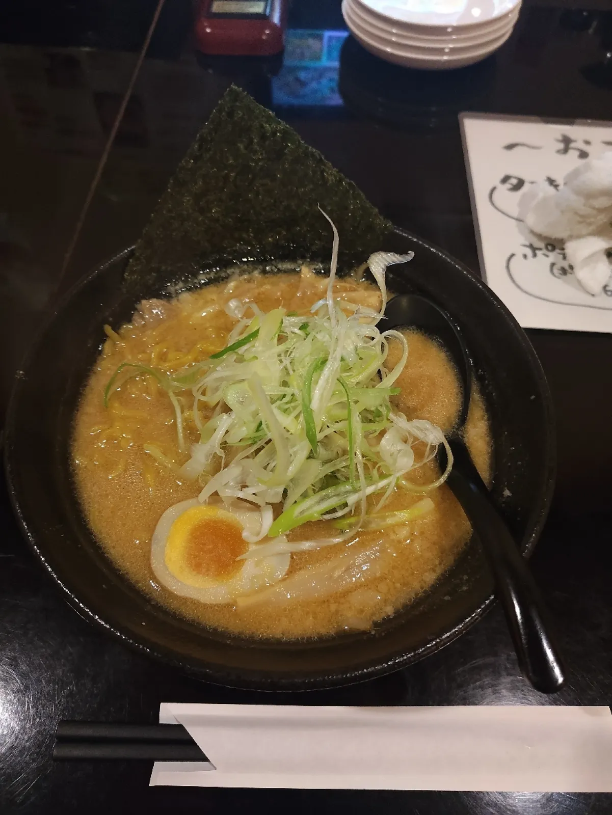 前回食べれなかったホルモンラーメン食べて帰りました
微妙にホルモンの量が足りなかったのでホルモンだけ追加トッピングしてホルモンマシに
これで中山峠も怖くないな!

エスロクは来週まで粘ります、昼間はまだ気温高いからね！