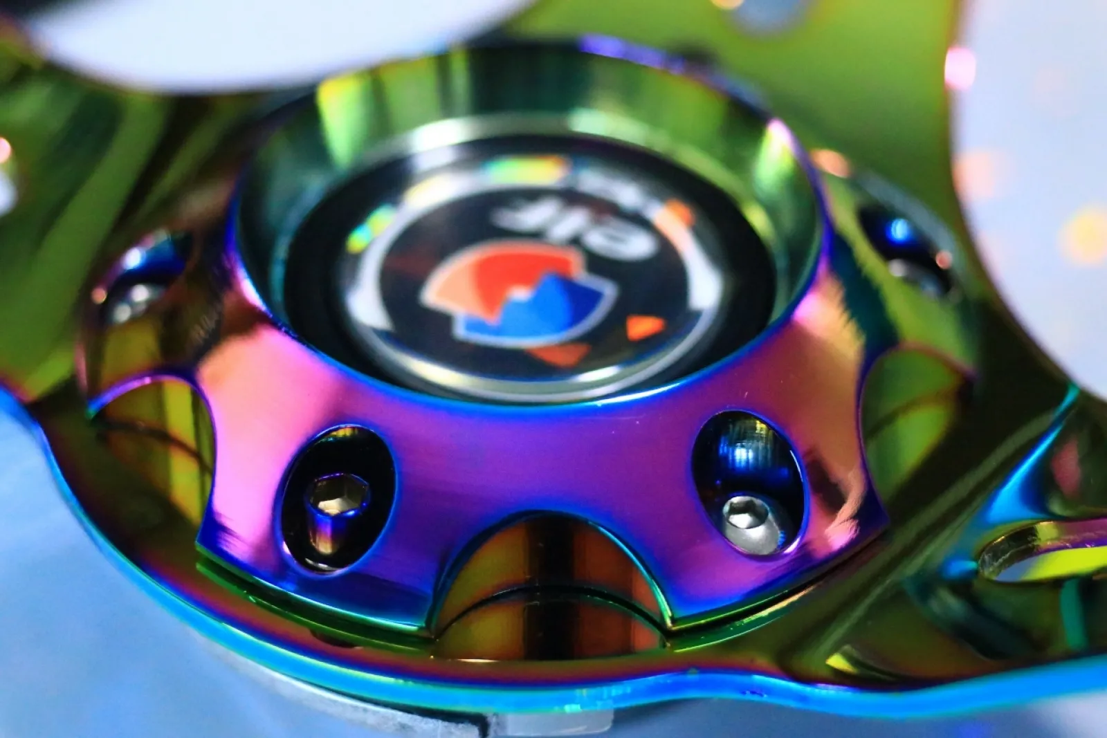 ホーンリングをSICK SPEEDに。
ボルトはアベニュー純正からチタンボルトに。