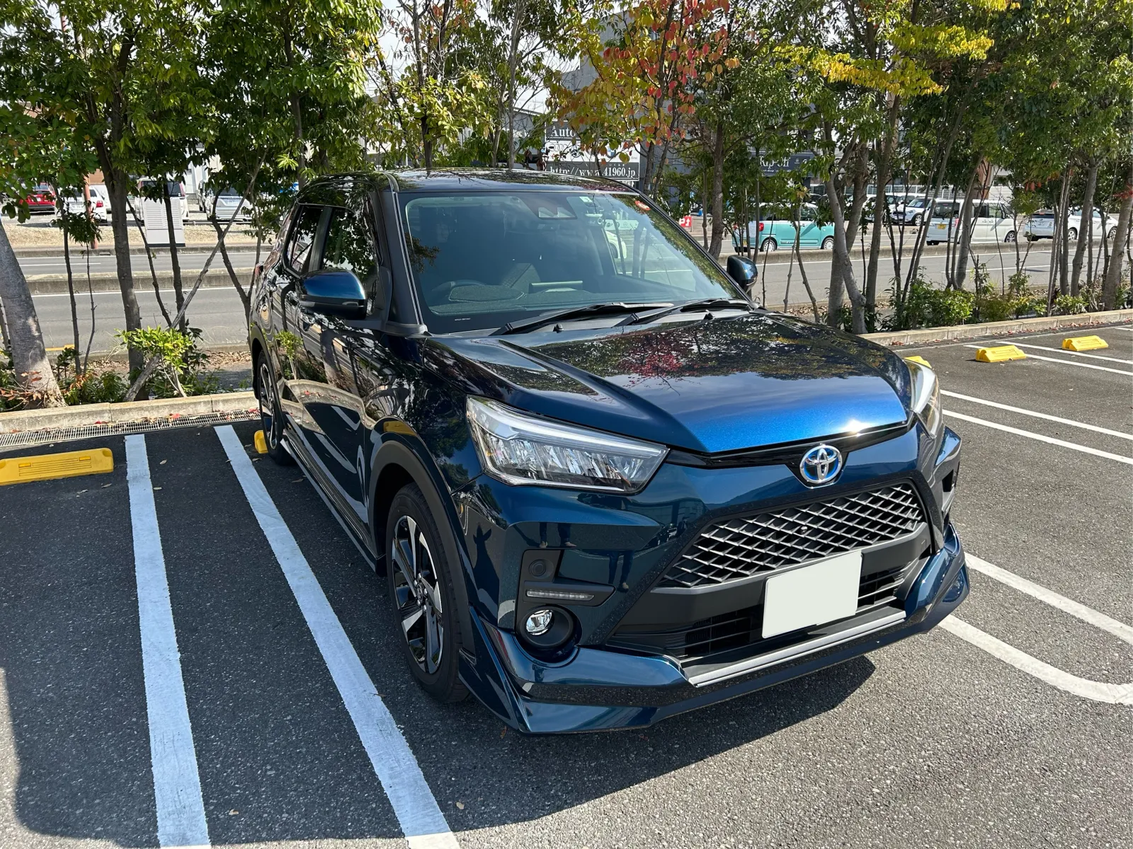 お仕事お休みでしたので、買い物ドライブ♪
今日は暑いくらいでしたが、晴れの日は
やっぱ良いですね👍