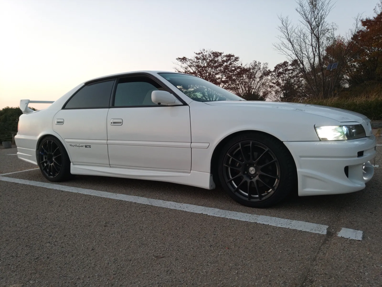 新車で購入してから23年が経過しておりますが、
まあまぁな状態でなんとか保管できております^^;