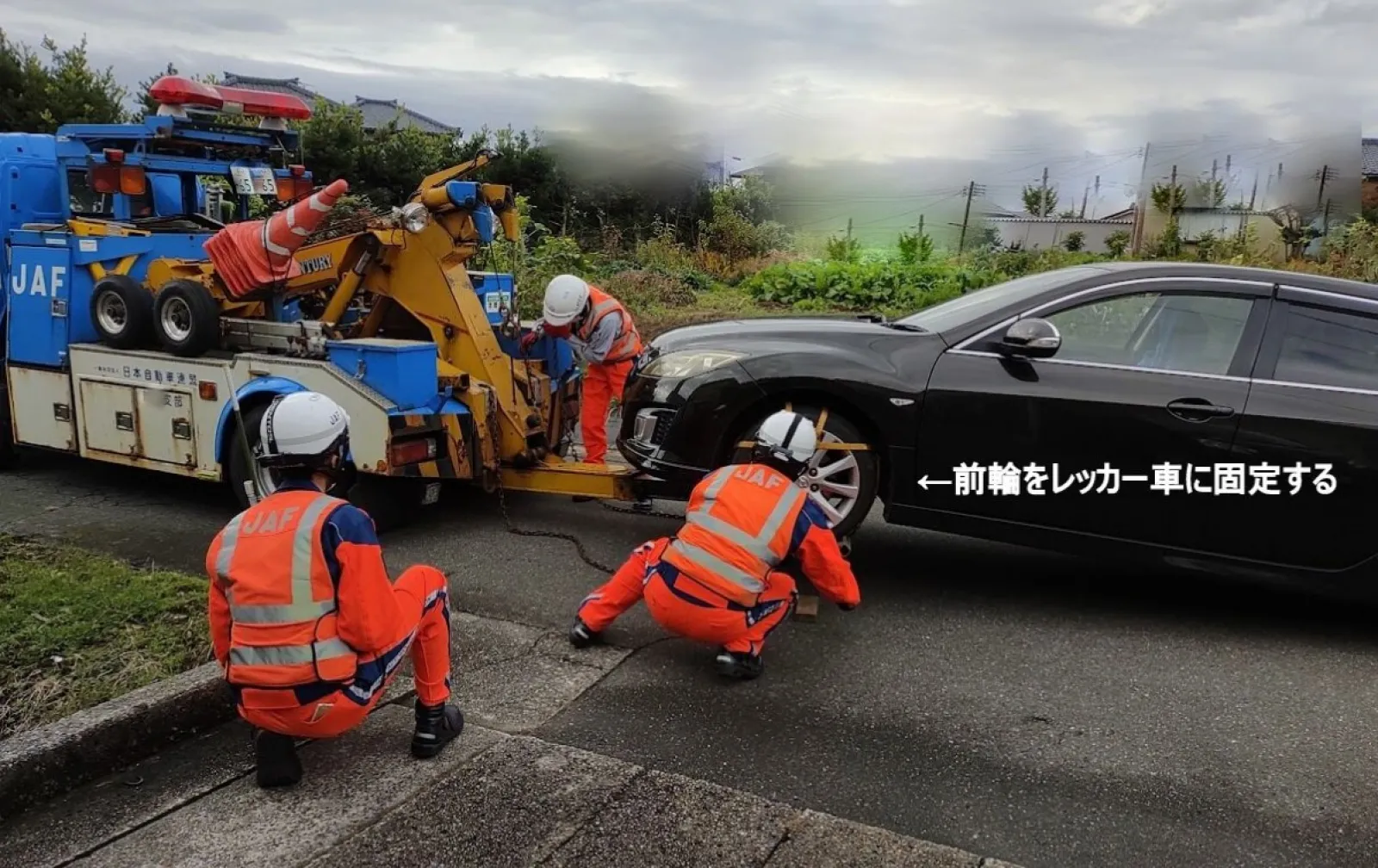 マツダでコンピューター診断した結果・・・原因不明なので、初期化したようです。
その後は全く不具合なく快適です。

来年8月に車検です。2009年式なので15年目になります。
車検を取るか、スイフトスポーツの新型に乗り換えるか・・・思案中ですね(;^_^A