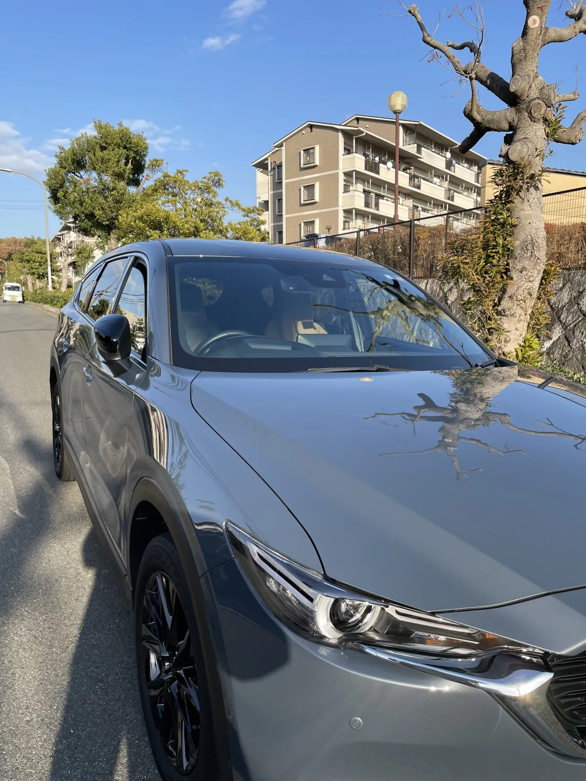 昨日の洗車でキレイになったのと、いい天気なので、ちょっとドライブ。

12月とは思えない空だな。