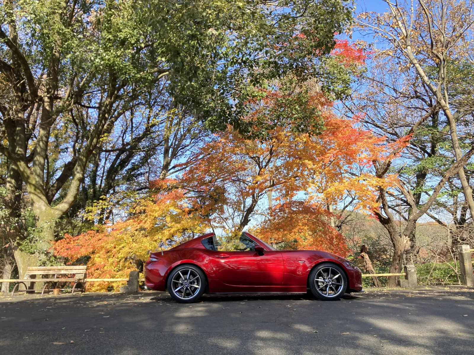 やはり艶は固形ワックスが1番いい☝️
いろいろ試してきたけどヌル艶は固形ワックスですね。